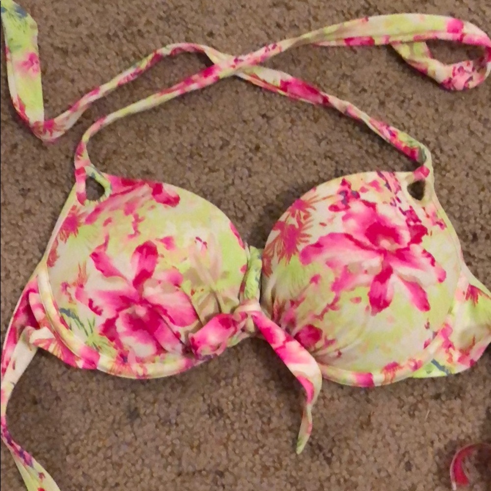 Victoria’s secret swimsuit top